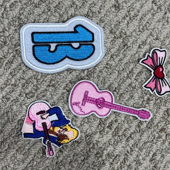 ☃️Taylor Swift Patches - Picture 2 of 3